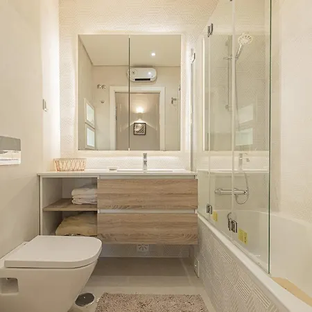 Whiteloft Pool Lounge *