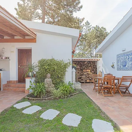 Whiteloft Pool Lounge