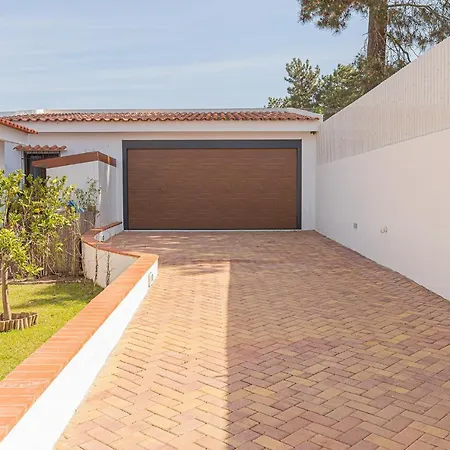 Whiteloft Pool Lounge * Corroios