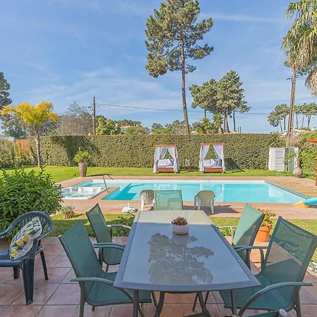 Whiteloft Pool Lounge فيلة