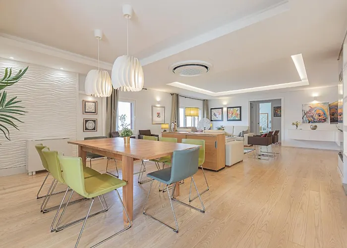 Whiteloft Pool Lounge Vila