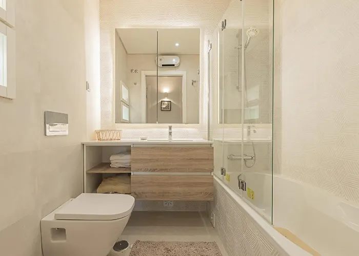 Whiteloft Pool Lounge *