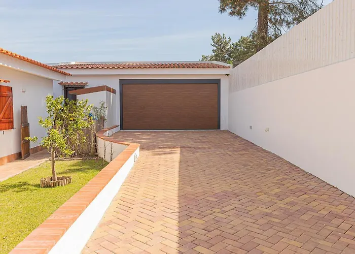 Whiteloft Pool Lounge * Corroios