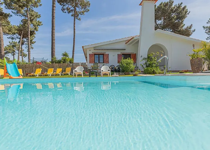 Whiteloft Pool Lounge Vila Corroios