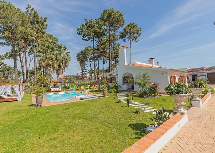 Whiteloft Pool Lounge Vila