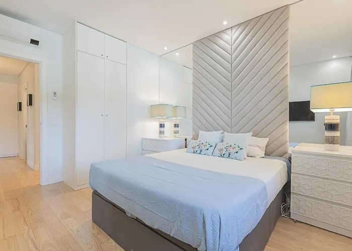 Whiteloft Pool Lounge Vila Corroios