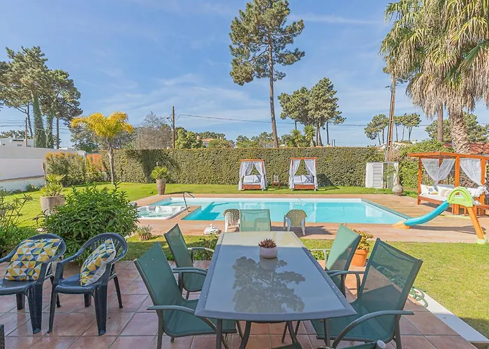 Whiteloft Pool Lounge Vila