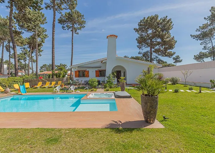 Whiteloft Pool Lounge Vila *